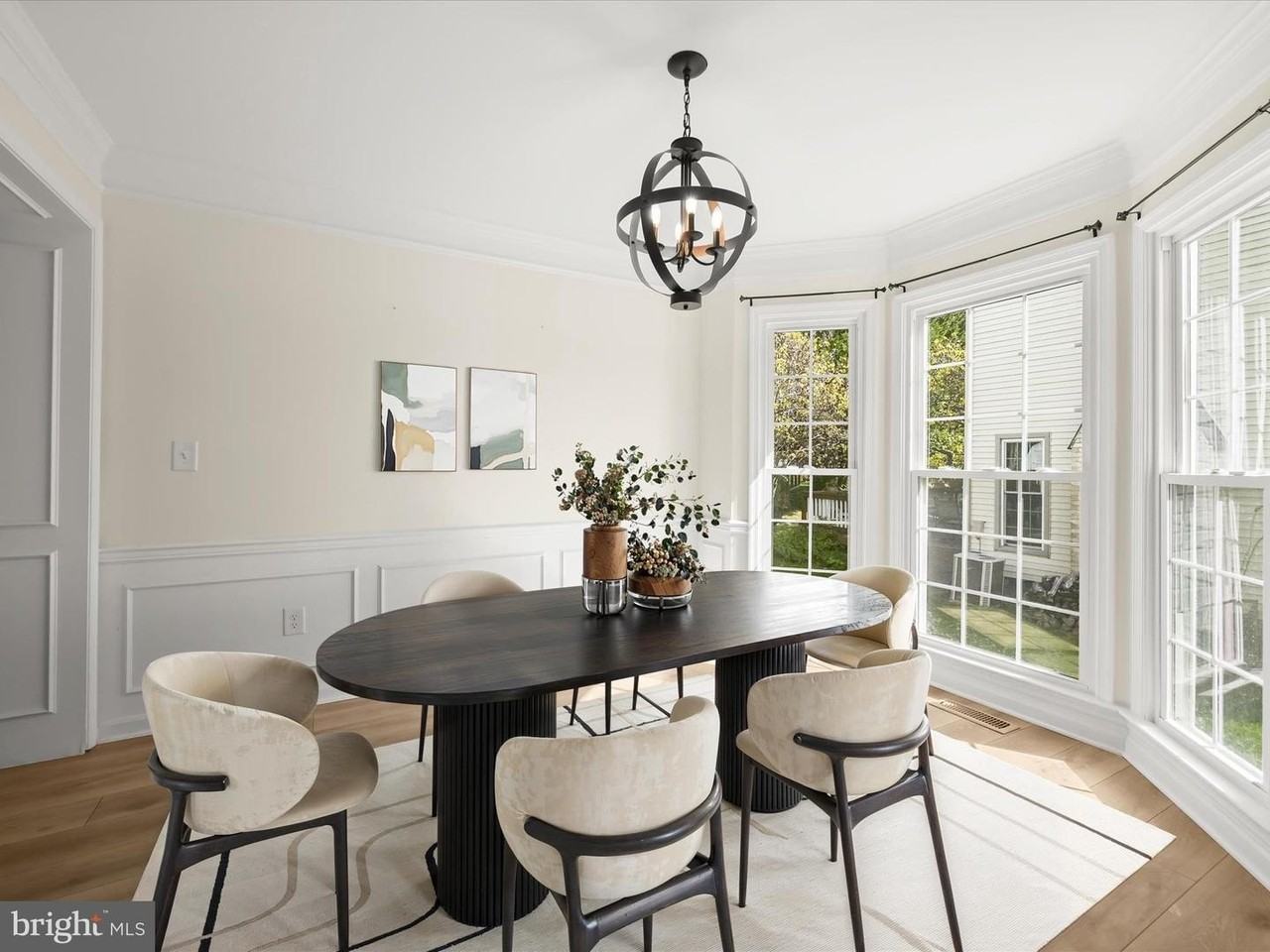 8806 Admiral Dr - Photo 6 of 50