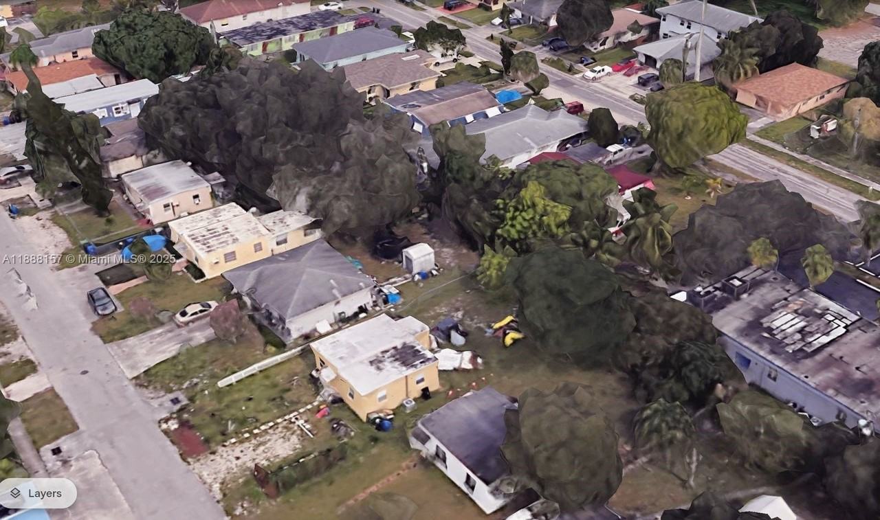 720 Nw 15th Ter - Photo 3 of 39