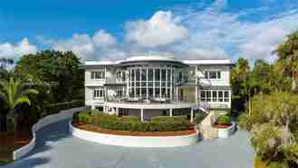 2827 S Indian River Dr - Photo 1 of 1