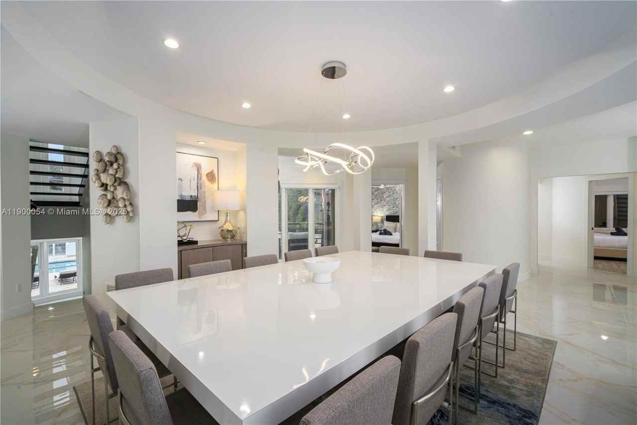 2827 S Indian River Dr - Photo 6 of 50