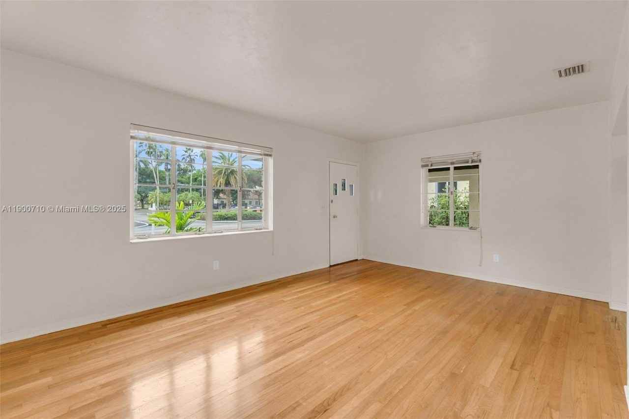 69 Ne 115th St - Photo 3 of 45