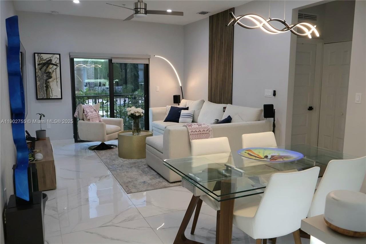 8363 Nw 41st St #A105