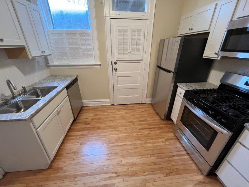 2222 W Arthur Ave #3