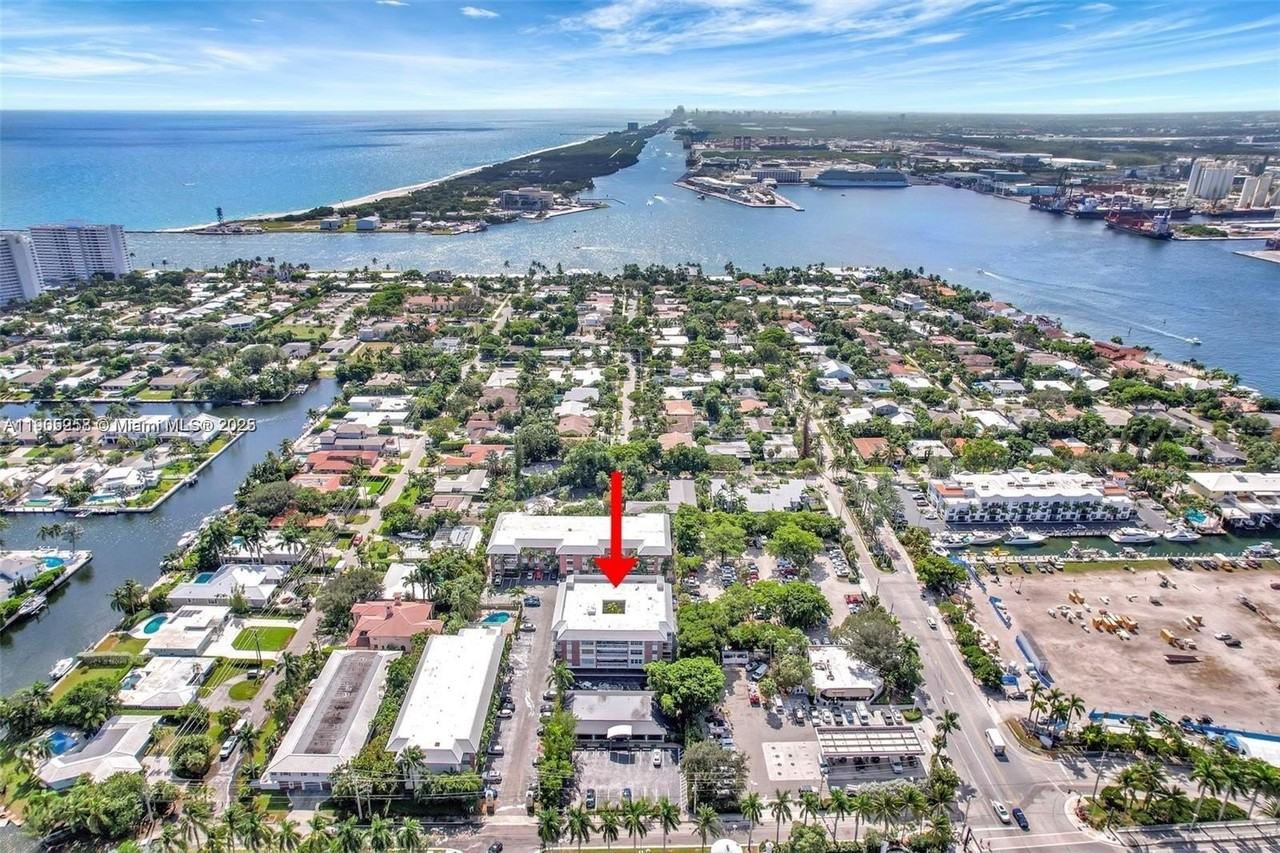 2420 Southeast 17th Street #301C