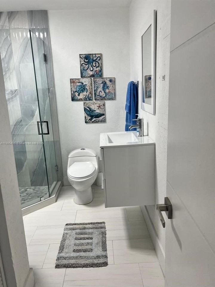 12268 Southwest 202nd Street - Photo 5 of 20