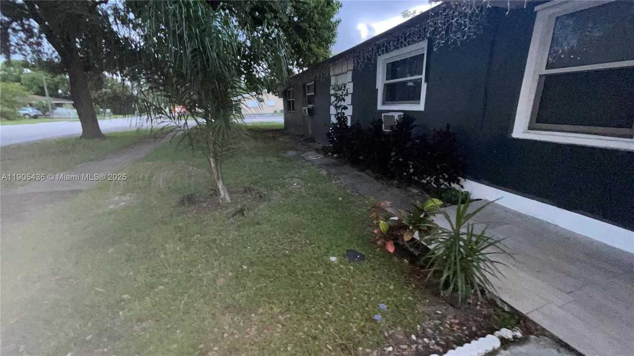 6390 Hayes St #2 - Photo 4 of 31