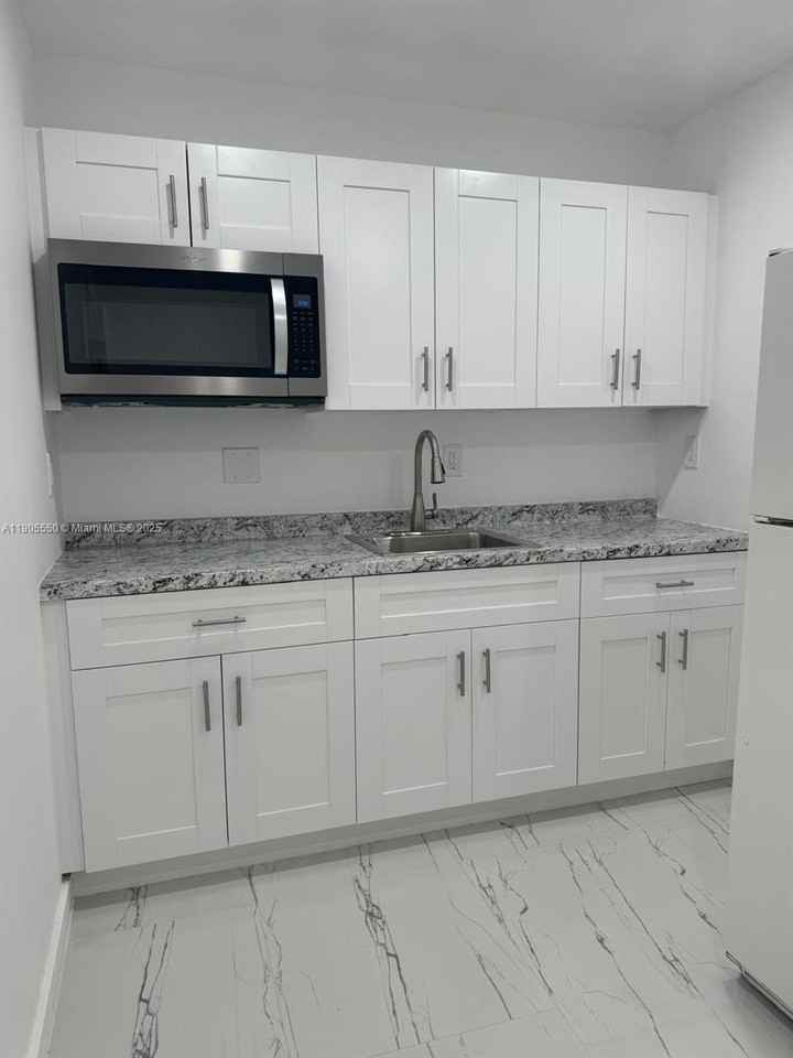 29621 Sw 165th Ct #0 - Photo 3 of 7