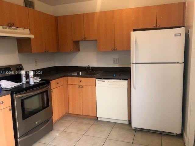 4672 Northwest 9th Drive #4672 - Photo 3 of 18