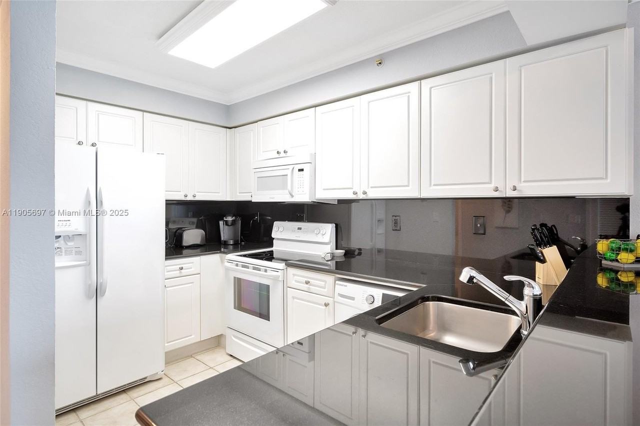 2501 S Ocean Dr #1432 - Photo 7 of 27