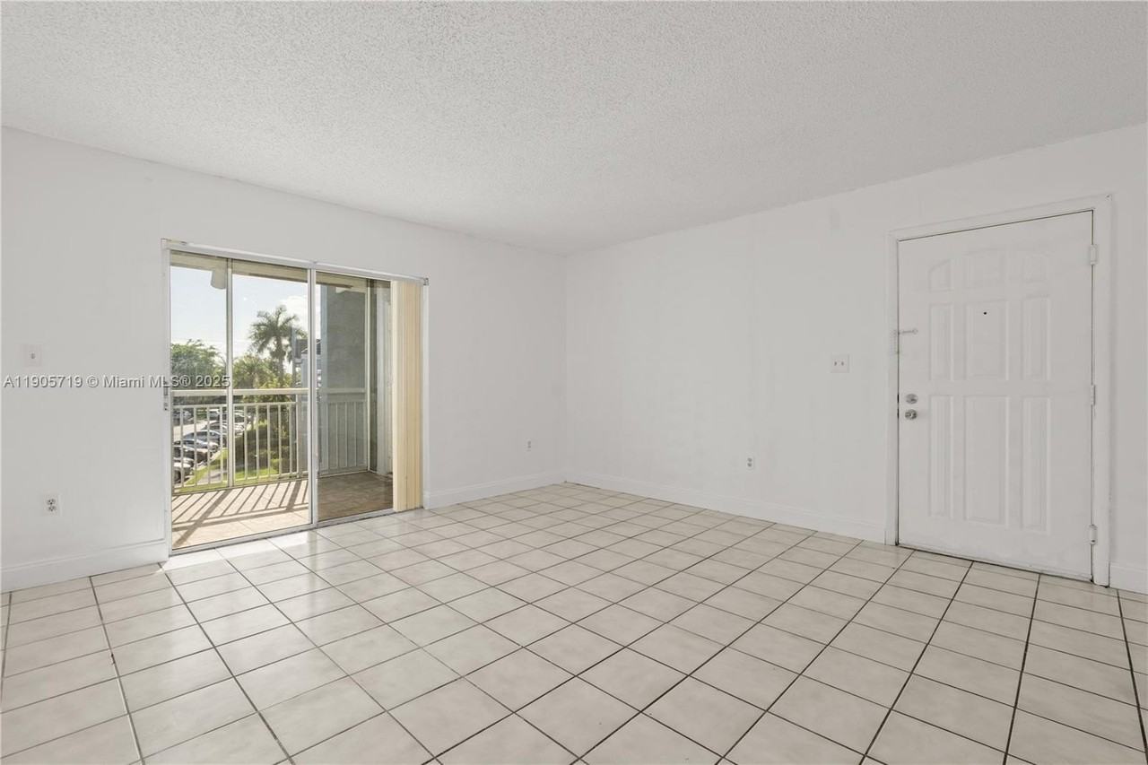 8650 Sw 212th St #303 - Photo 6 of 34