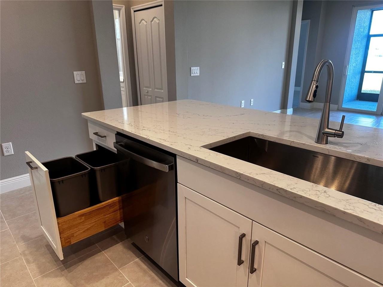 24835 Buckingham Way - Photo 6 of 47