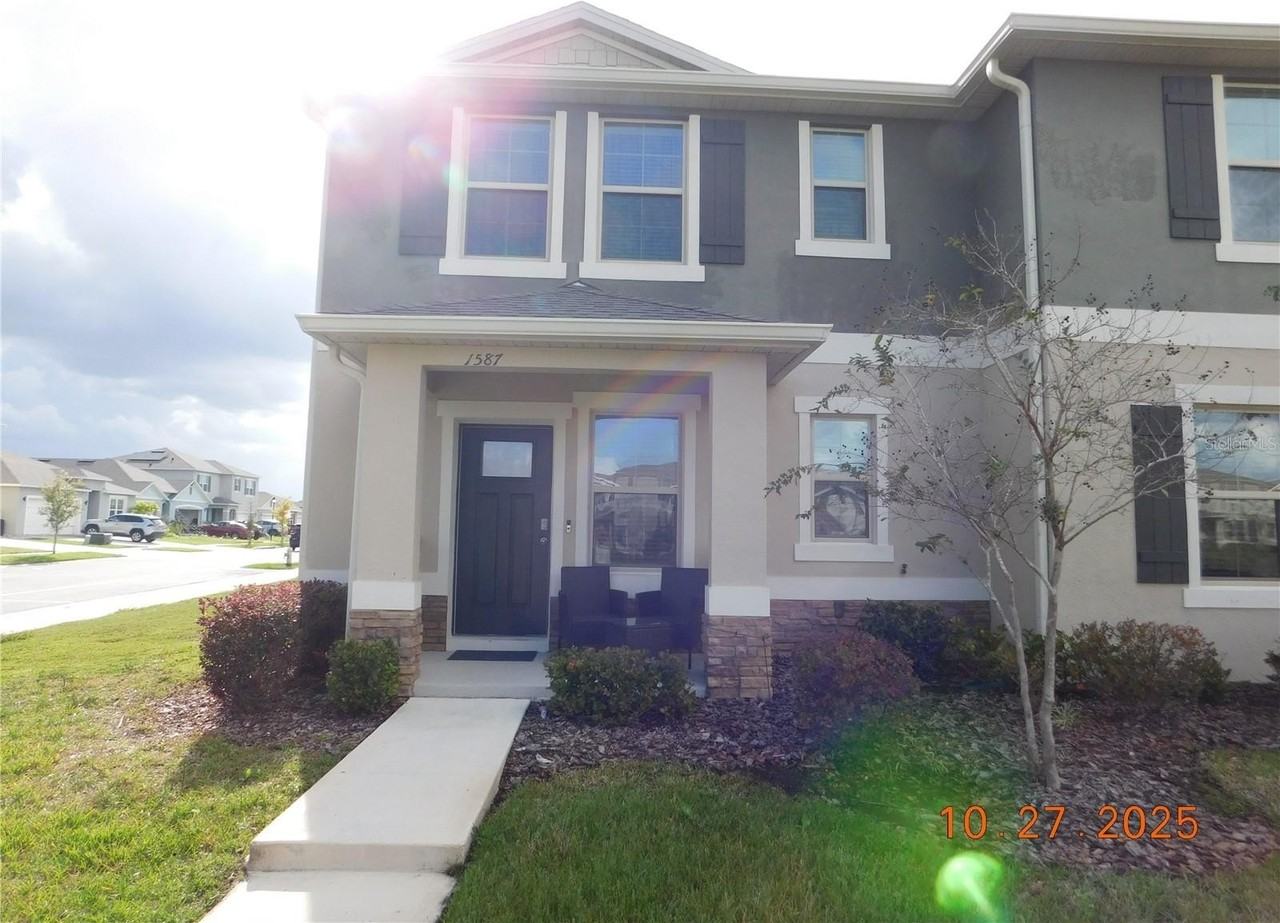 1587 Candlefire Row - Photo 3 of 50