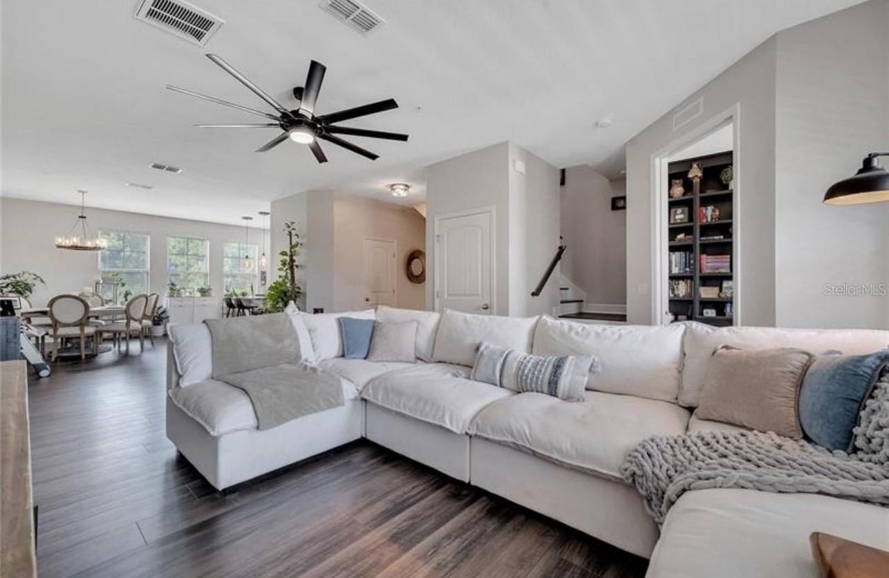 9997 Town Lake Dr - Photo 2 of 8