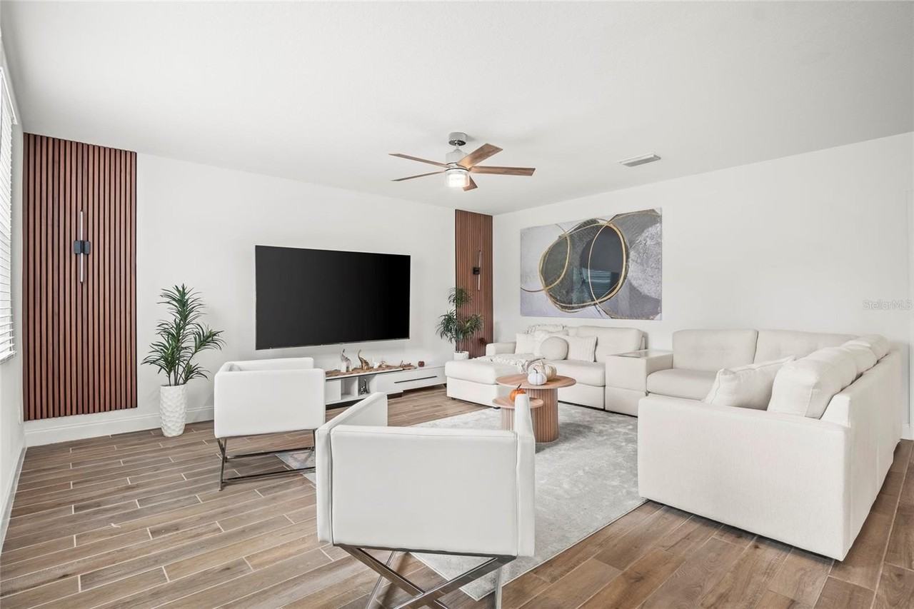 2943 Sunstar Dr - Photo 7 of 46