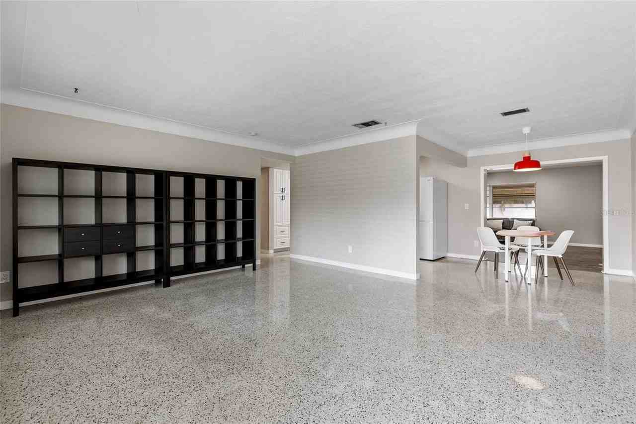 2700 67th St N - Photo 5 of 35