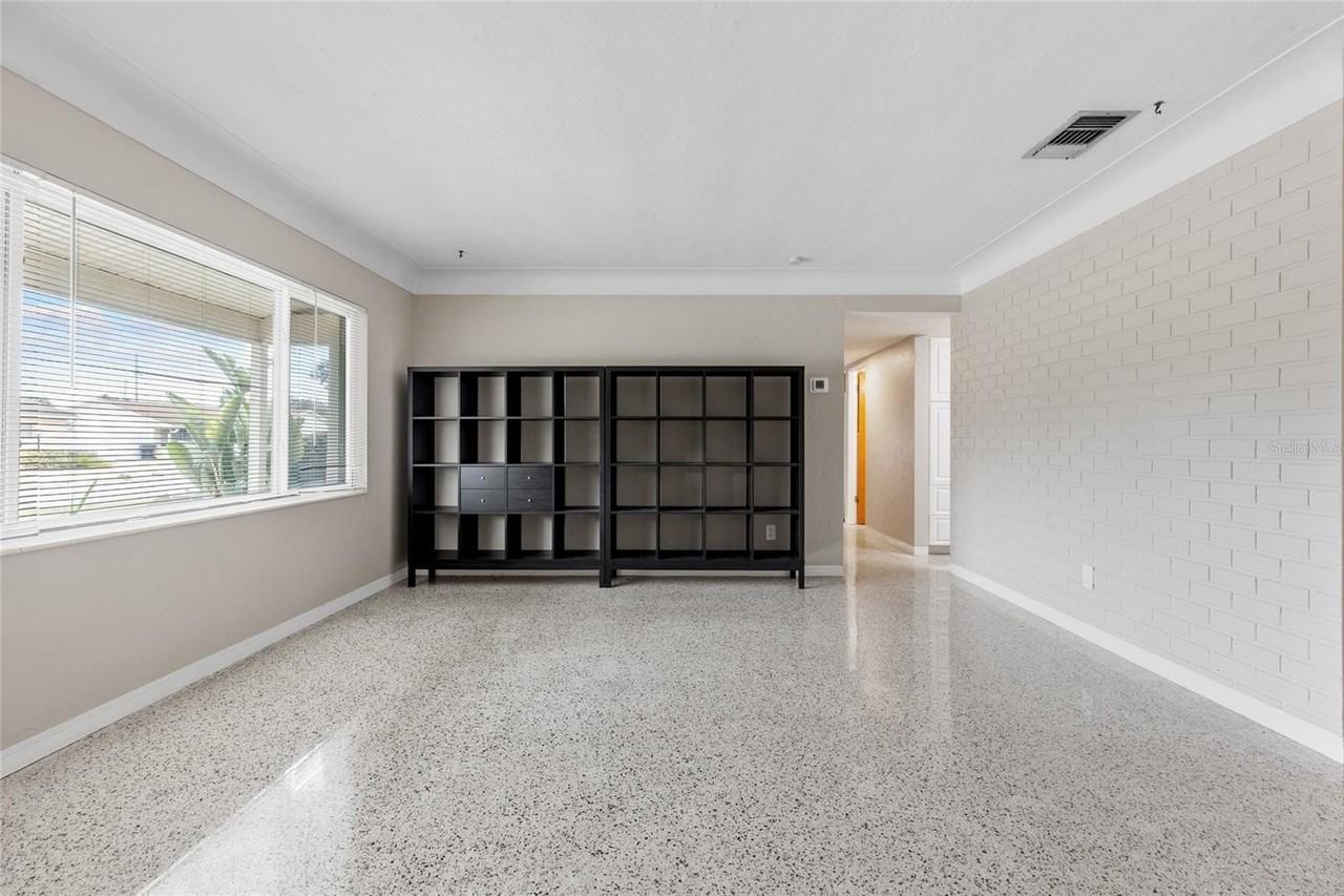 2700 67th St N - Photo 6 of 35