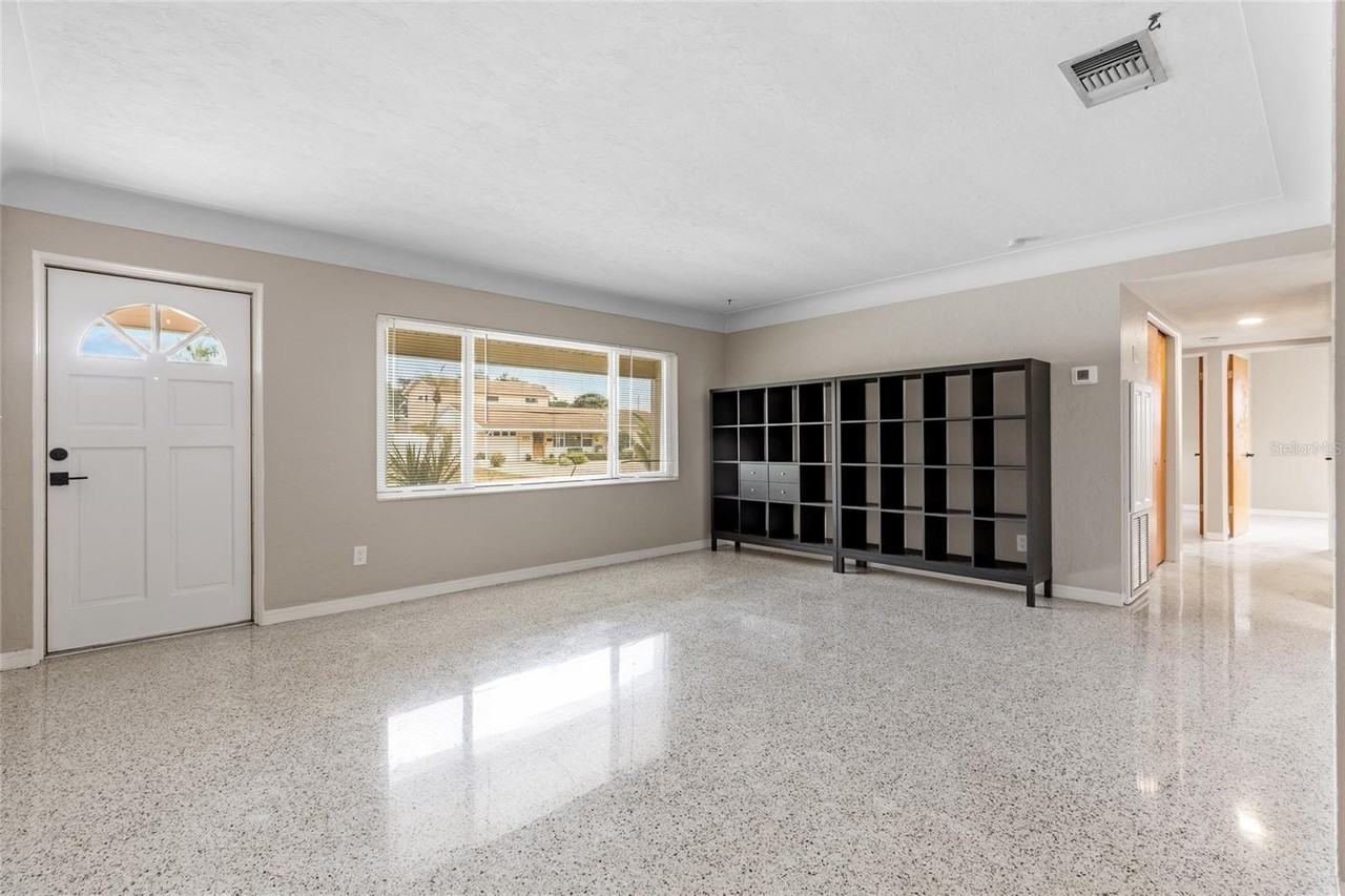 2700 67th St N - Photo 7 of 35