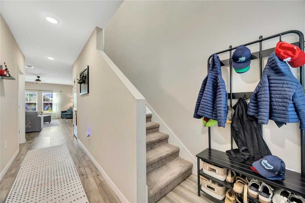 5532 Summer Sunset Drive - Photo 4 of 26