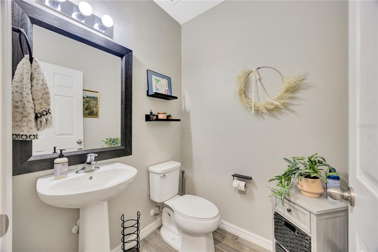 5532 Summer Sunset Drive - Photo 5 of 26