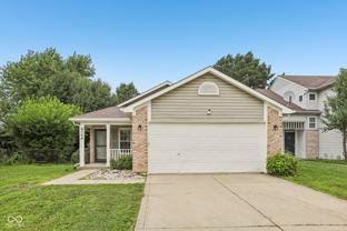 4704 Whitview Ln - Photo 1 of 1