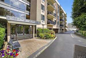 featured image of 130 Colonial Pkwy #3K