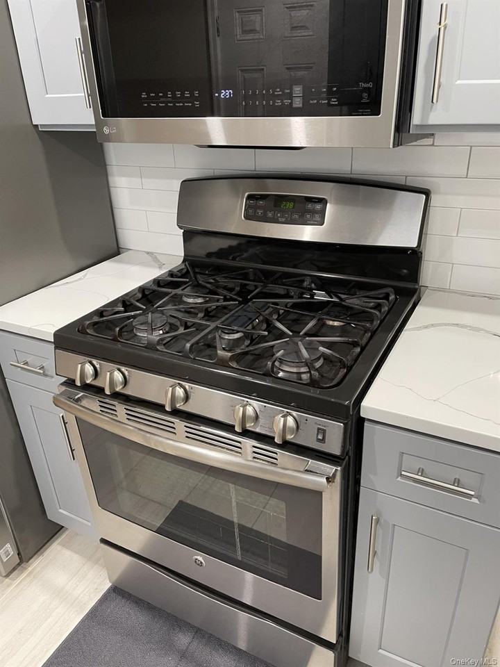 278 Devonshire Dr - Photo 6 of 11