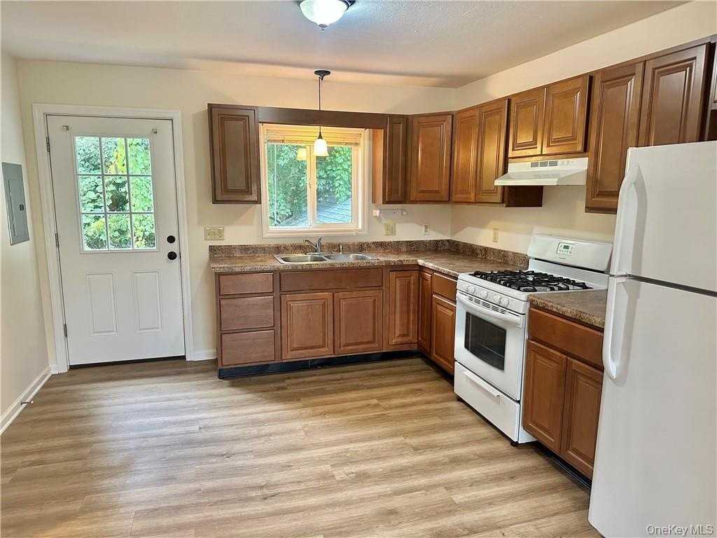 2332 State Route 300 - Photo 4 of 14