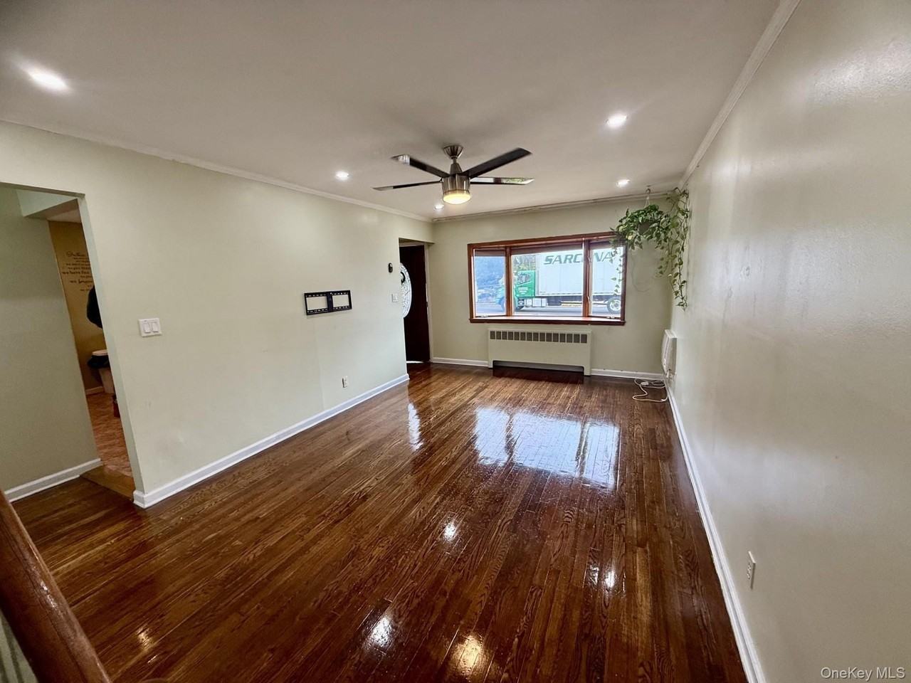 573 Lakeville Rd - Photo 5 of 17