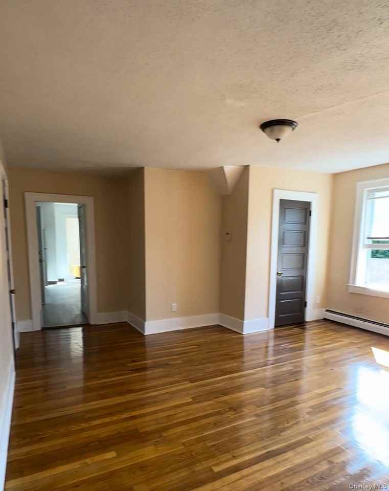 3133 Elmer St #3rdFL - Photo 4 of 5