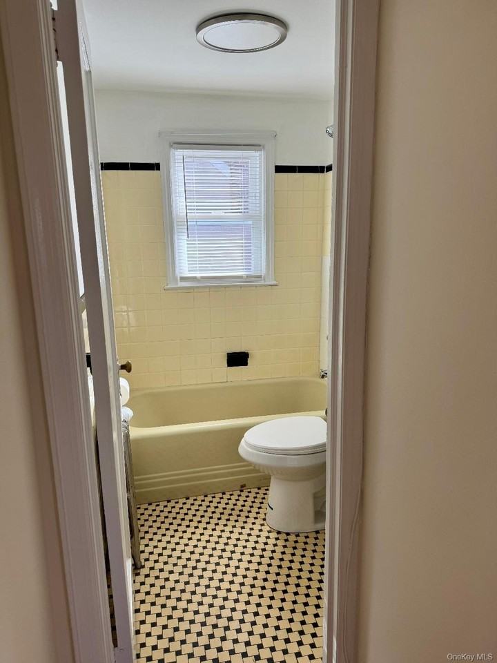 29 N Long Beach Rd - Photo 7 of 14