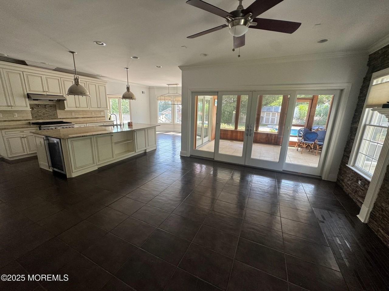 244 Van Kirk Ave - Photo 5 of 22