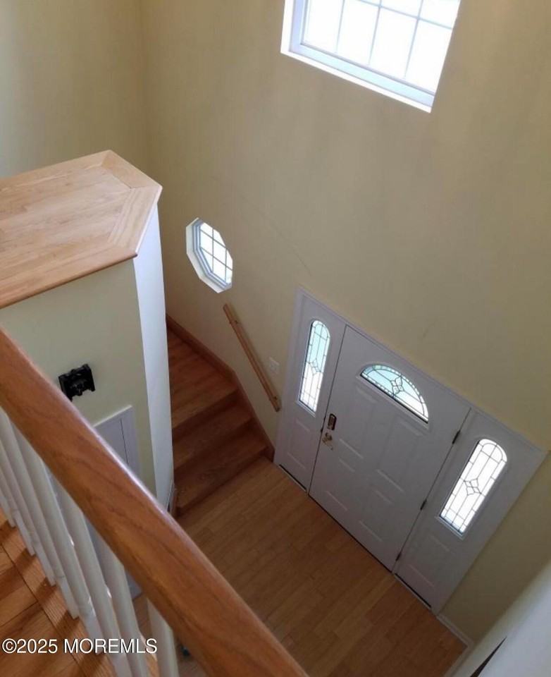 95 Poplar Ave - Photo 2 of 9