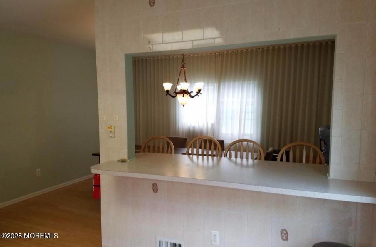 95 Poplar Ave - Photo 7 of 9