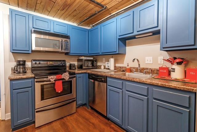 S Hoskins Rd - Photo 2 of 9