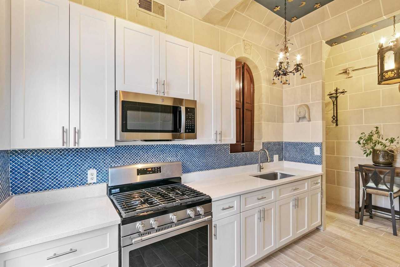 E Biddle St - Photo 4 of 16