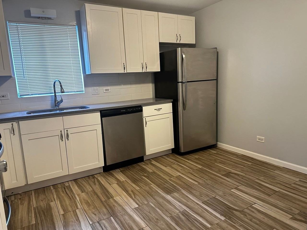 6020 Lake Bluff Drive #201 - Photo 5 of 28