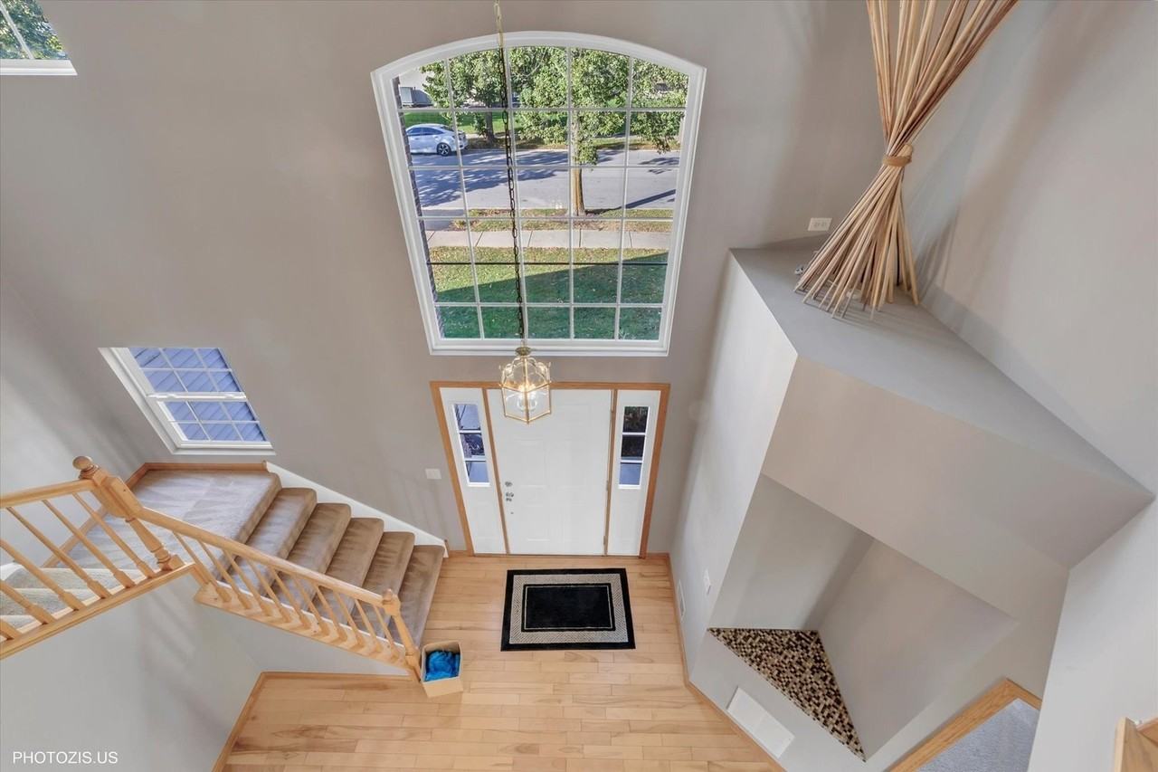 24525 Champion Dr - Photo 3 of 50