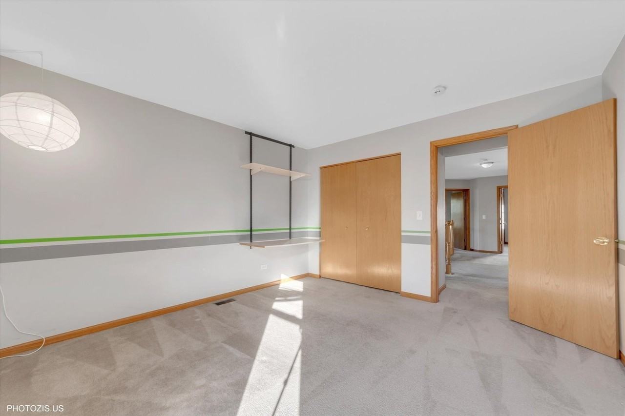 24525 Champion Dr - Photo 5 of 50