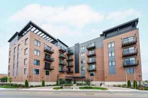 featured image of 546 Green Bay Rd #401