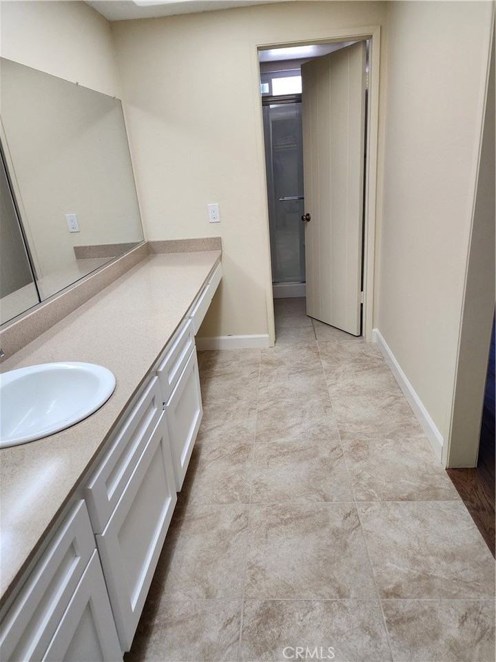 402 W Kelly Ave #A - Photo 7 of 13