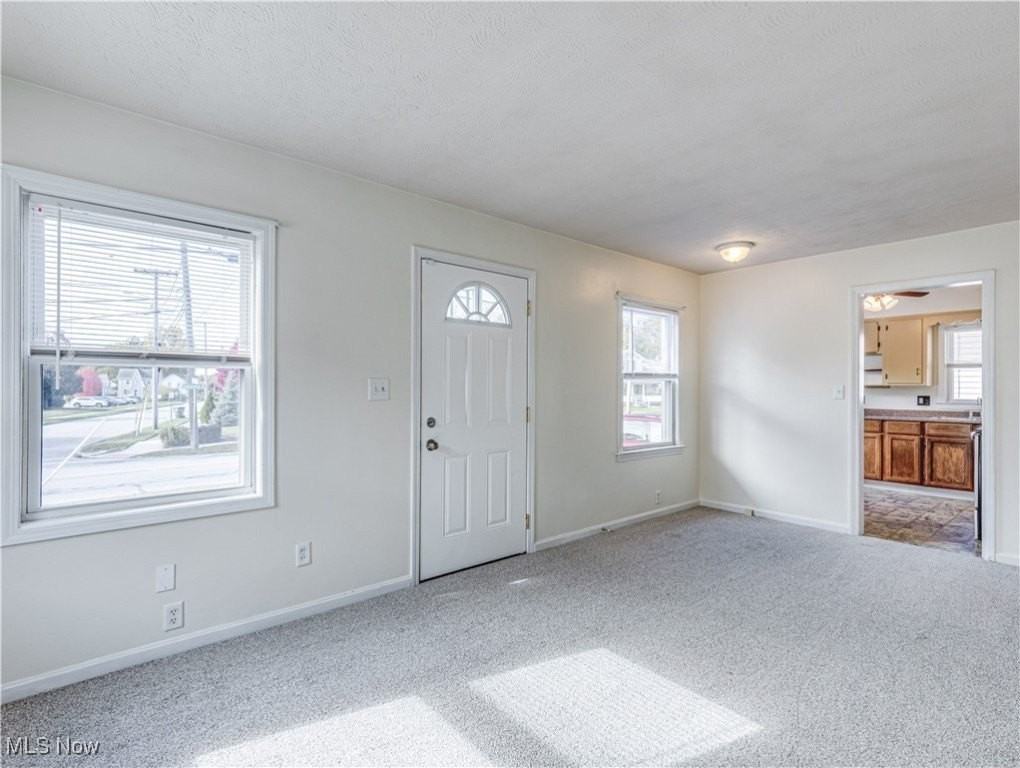 2703 Oakwood Drive - Photo 5 of 23