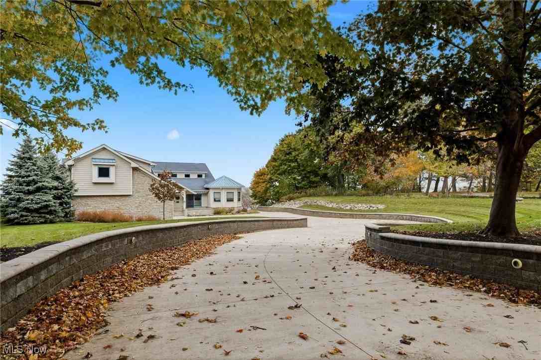 28838 Lake Rd - Photo 3 of 38