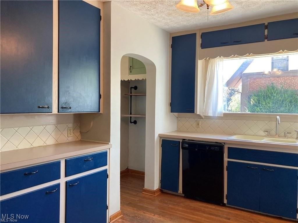 227 Crescent Dr - Photo 7 of 15