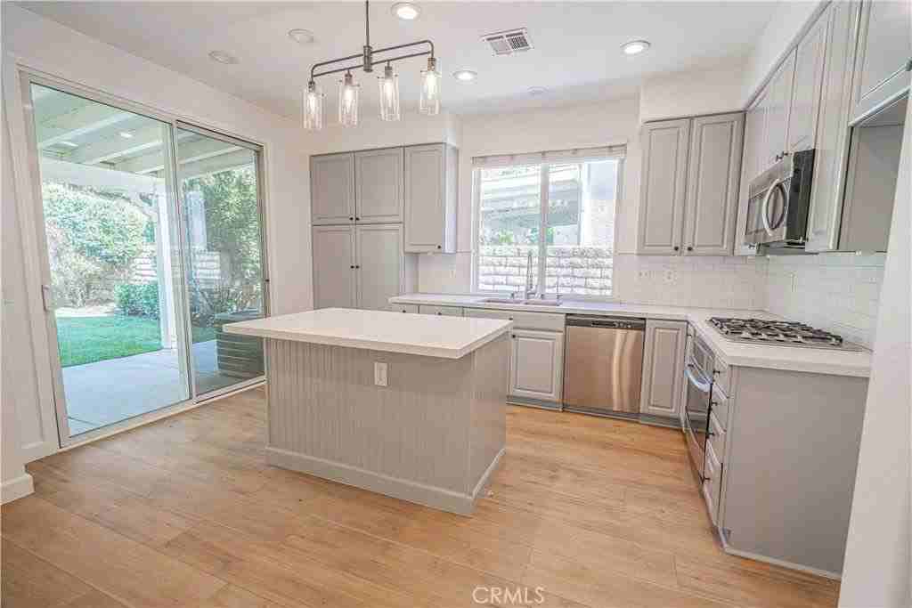 25525 Fitzgerald Ave - Photo 3 of 31