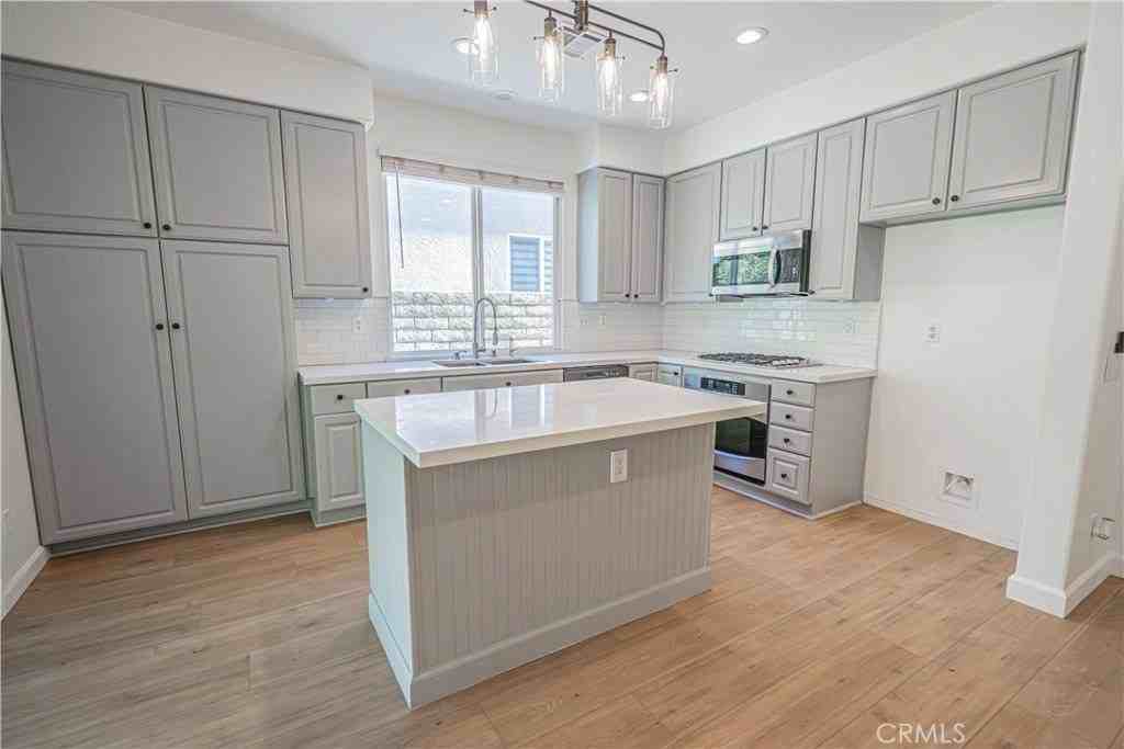 25525 Fitzgerald Ave - Photo 6 of 31