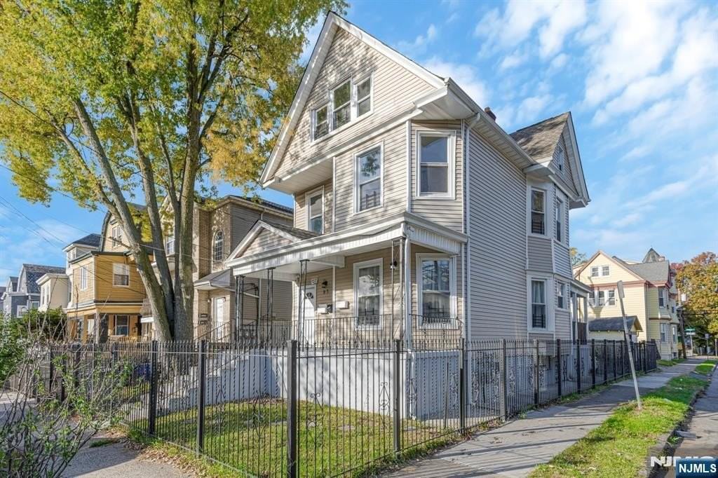 87 Isabella Ave - Photo 2 of 28