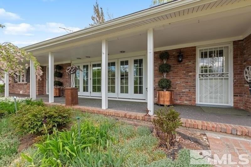 1880 Meadowview Ln - Photo 2 of 35