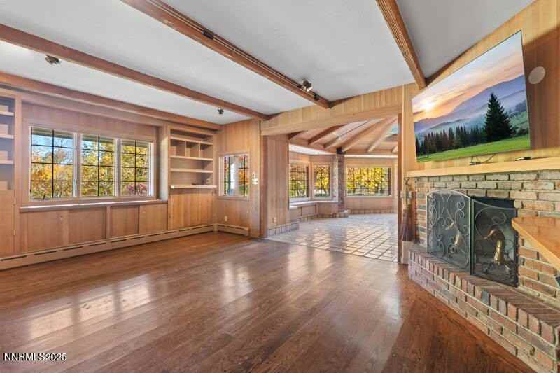 1880 Meadowview Ln - Photo 7 of 35