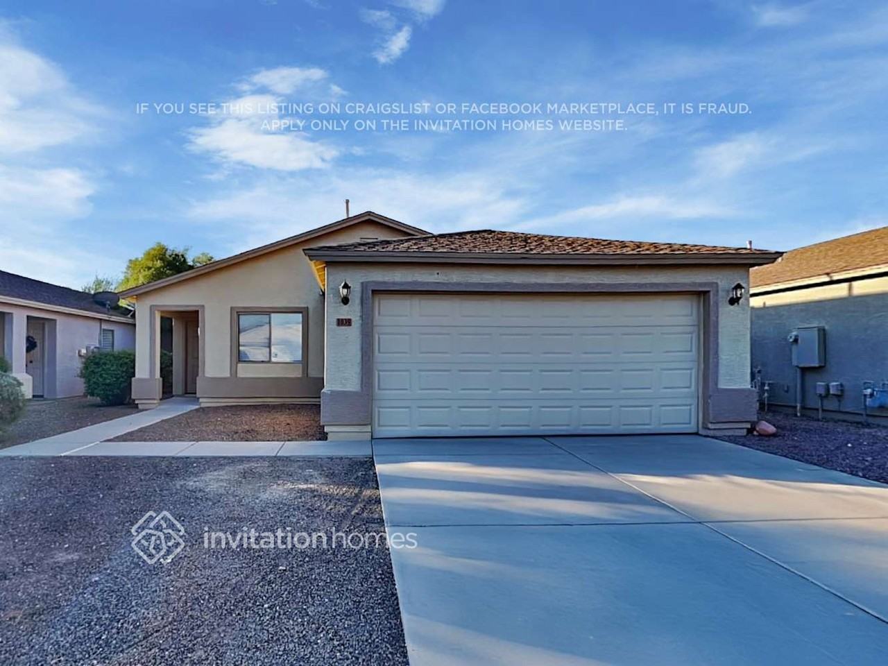 1039 E Desert Moon Trl
