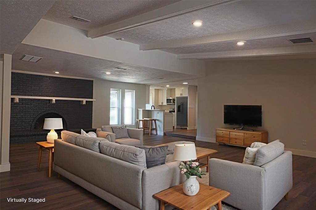 2313 Westridge Dr - Photo 2 of 23